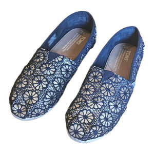 TOMS Crochet Glitter Slip On Alpargata Flat Shoe Navy Gold Women's 7